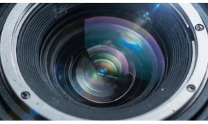 В чем разница между оптическим и цифровым зумом для PTZ-камер